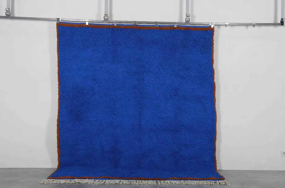 Tapis berbère Tudert bleu et terracotta, vue 3 sur 7