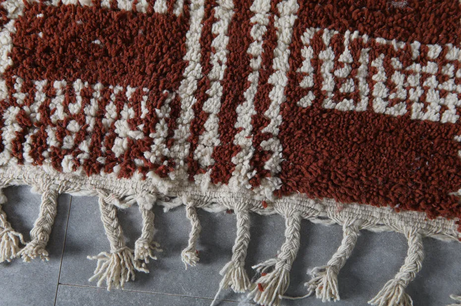 Tapis berbère Volubilis terracotta et marron aux motifs géométriques, vue 7 sur 7