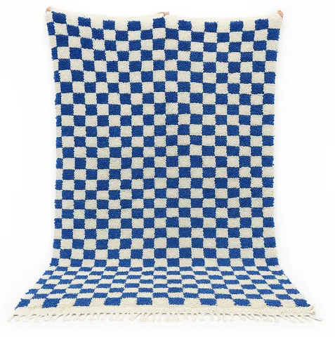 Tapis berbère Yidir bleu à damier — tapis berbères contemporains