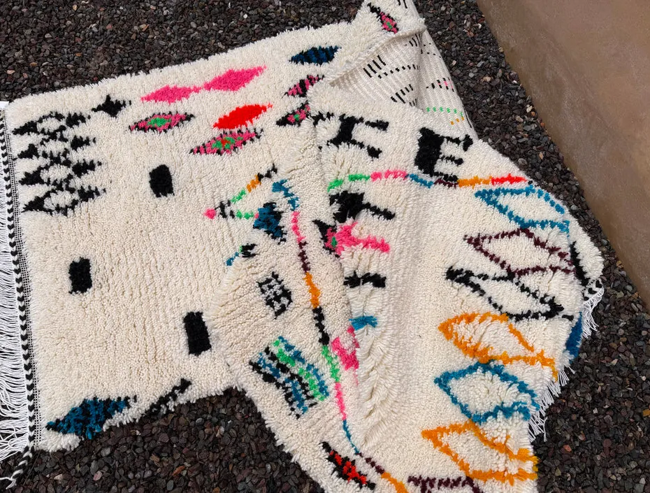 Tapis de couloir Azilal Melloul crème et multicolore aux motifs géométriques, vue 5 sur 6