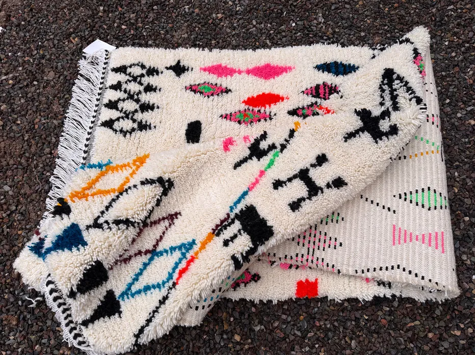 Tapis de couloir Azilal Melloul crème et multicolore aux motifs géométriques, vue 6 sur 6