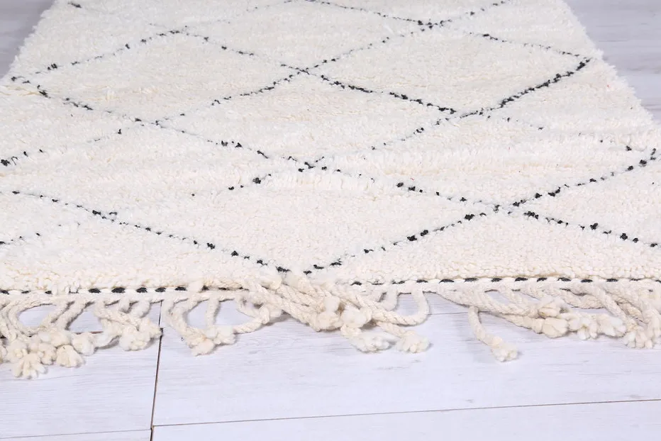 Tapis de couloir Beni Ouarain Agadir crème et noir à losanges, vue 6 sur 6