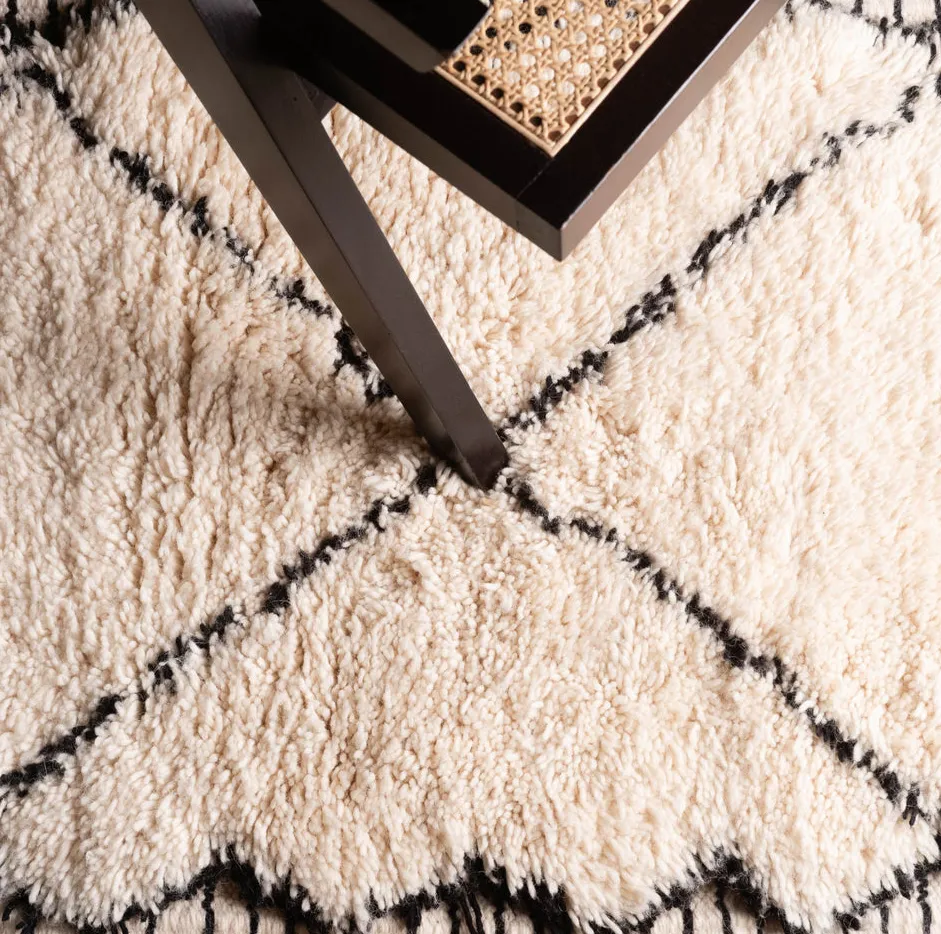 Tapis de couloir Beni Ouarain Aoufous beige et noir, vue 7 sur 7