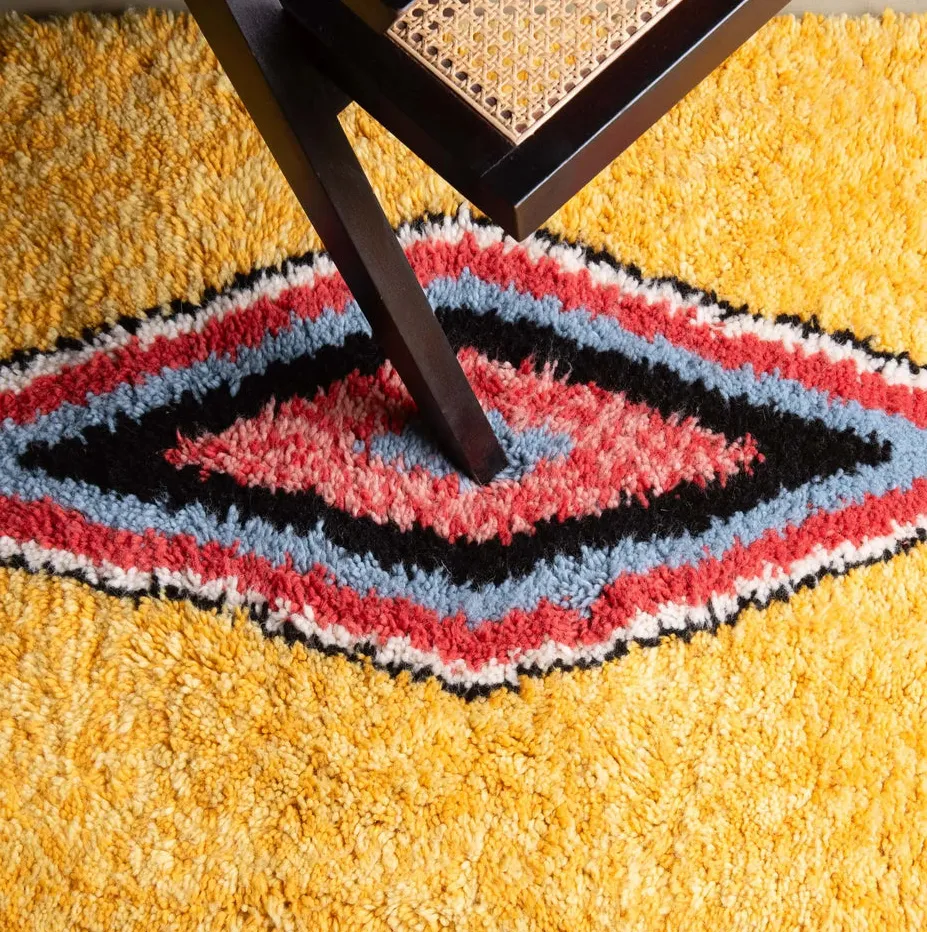 Tapis de couloir Beni Ouarain Bzou beige et blanc, vue 4 sur 7