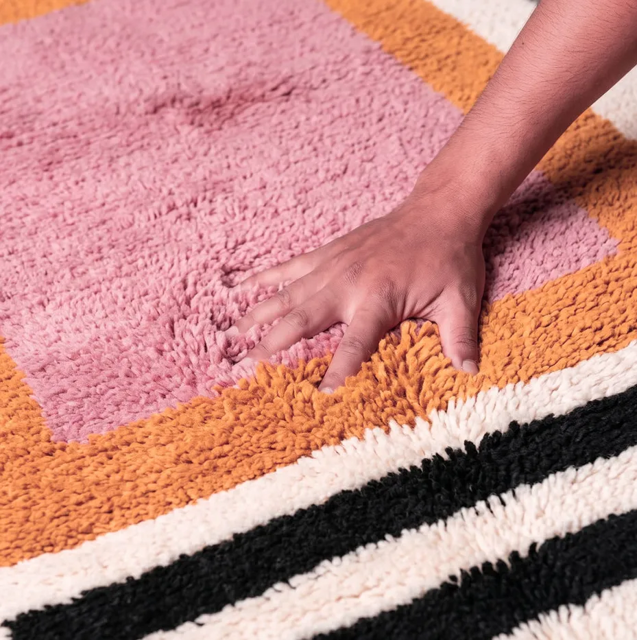 Tapis de couloir Beni Ouarain Sefrou beige et blanc, vue 3 sur 7