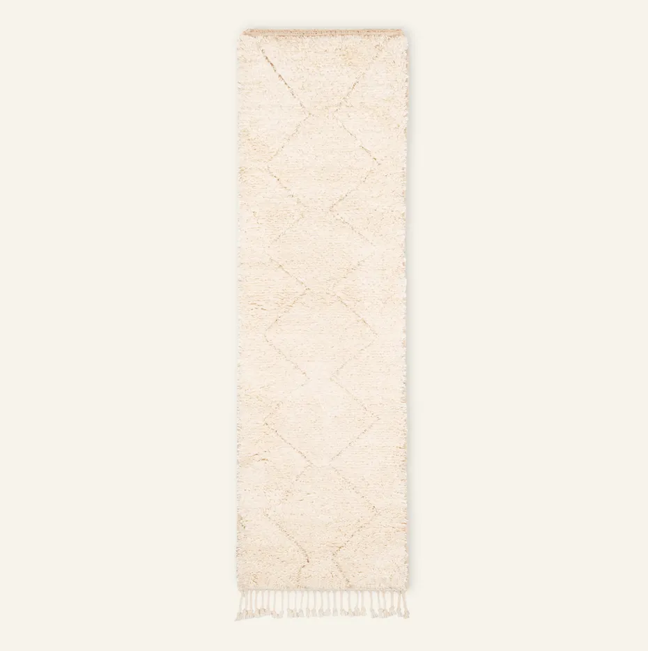 Tapis de couloir Beni Ouarain Talsint beige et blanc — tapis beni ouarain tissé à la main