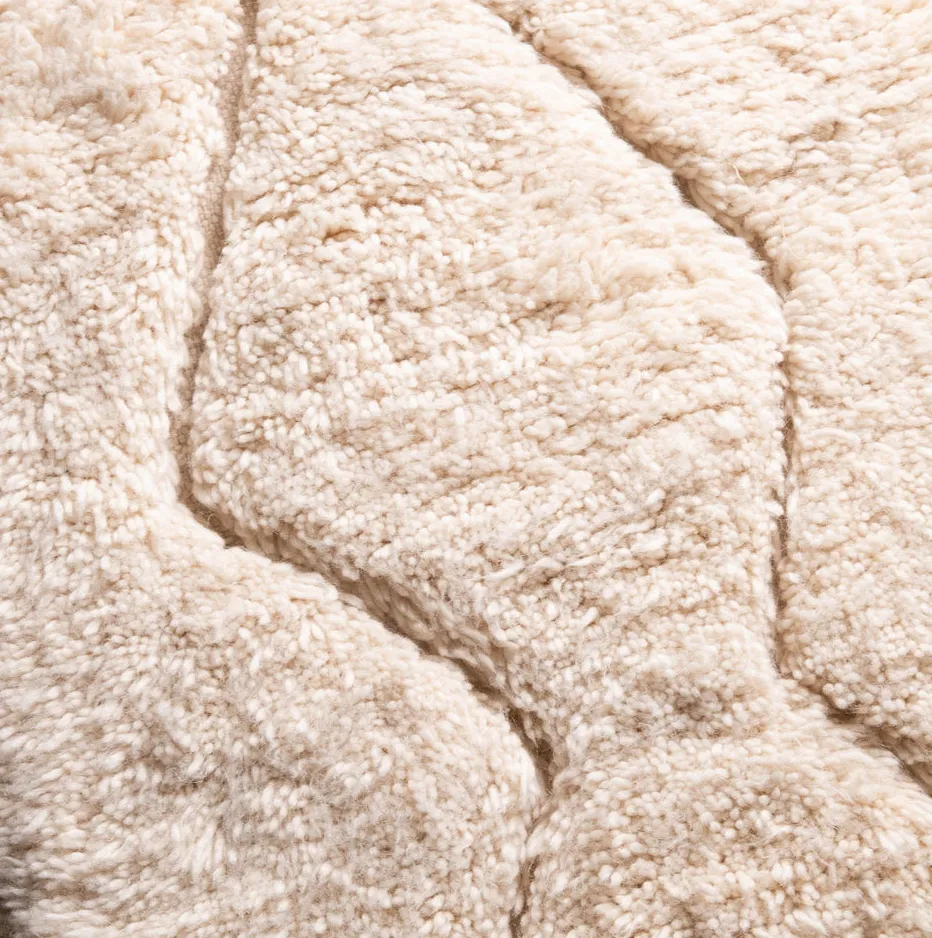 Tapis de couloir Beni Ouarain Talsint beige et blanc, vue 4 sur 7