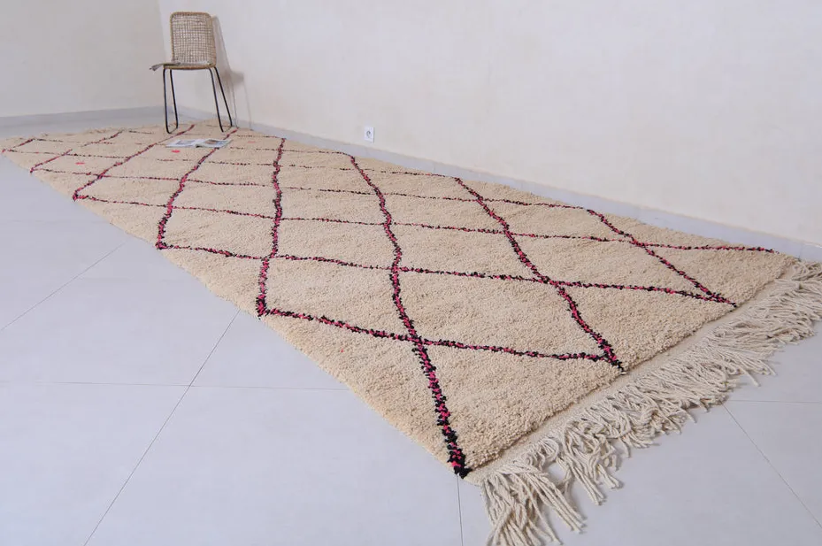 Tapis de couloir Beni Ouarain Tensift beige à losanges, vue 6 sur 7