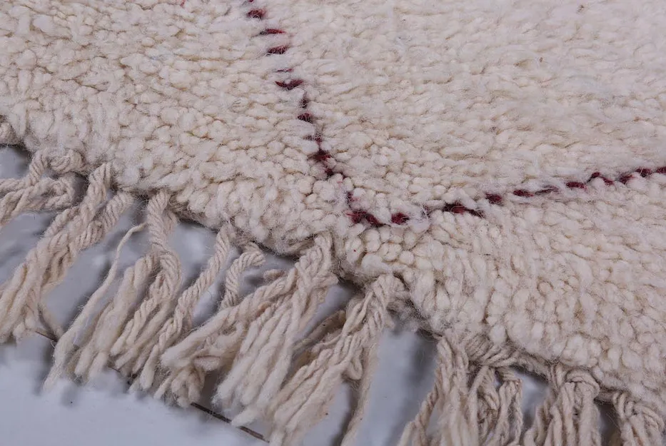 Tapis de couloir Beni Ouarain Tizi crème et bordeaux à losanges, vue 3 sur 5