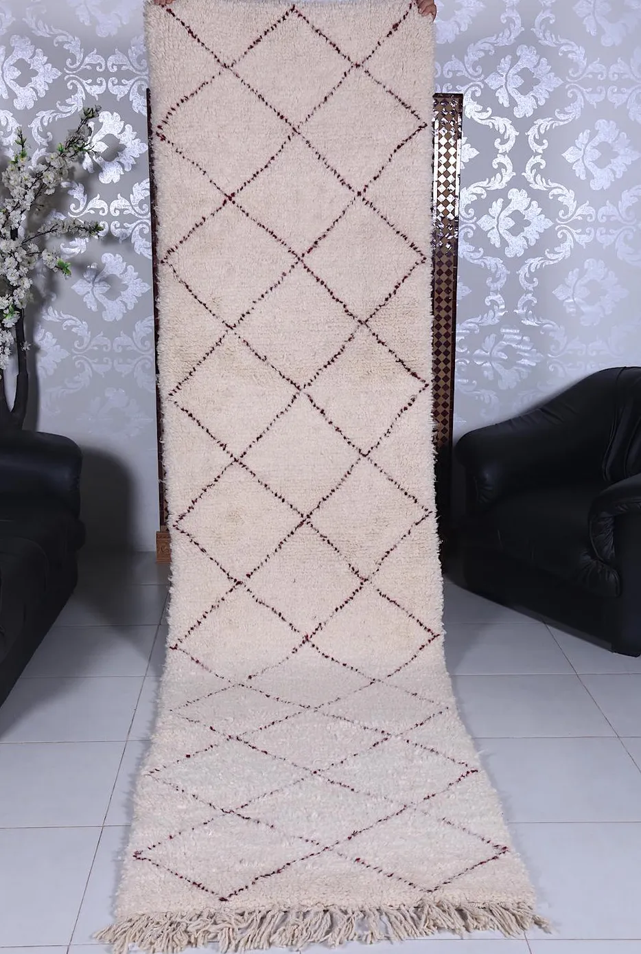 Tapis de couloir Beni Ouarain Tizi crème et bordeaux à losanges, vue 5 sur 5