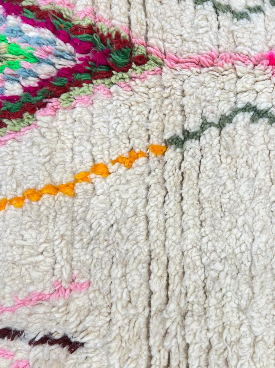 Tapis de couloir berbère Abid blanc et multicolore aux motifs berbères, vue 4 sur 4