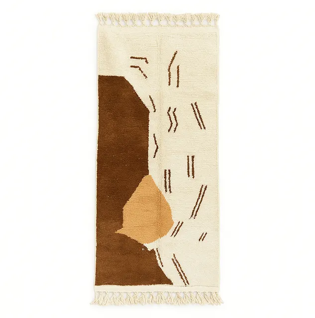 Tapis de couloir berbère Afennourir marron et blanc au dessin abstrait — tapis berbères contemporains