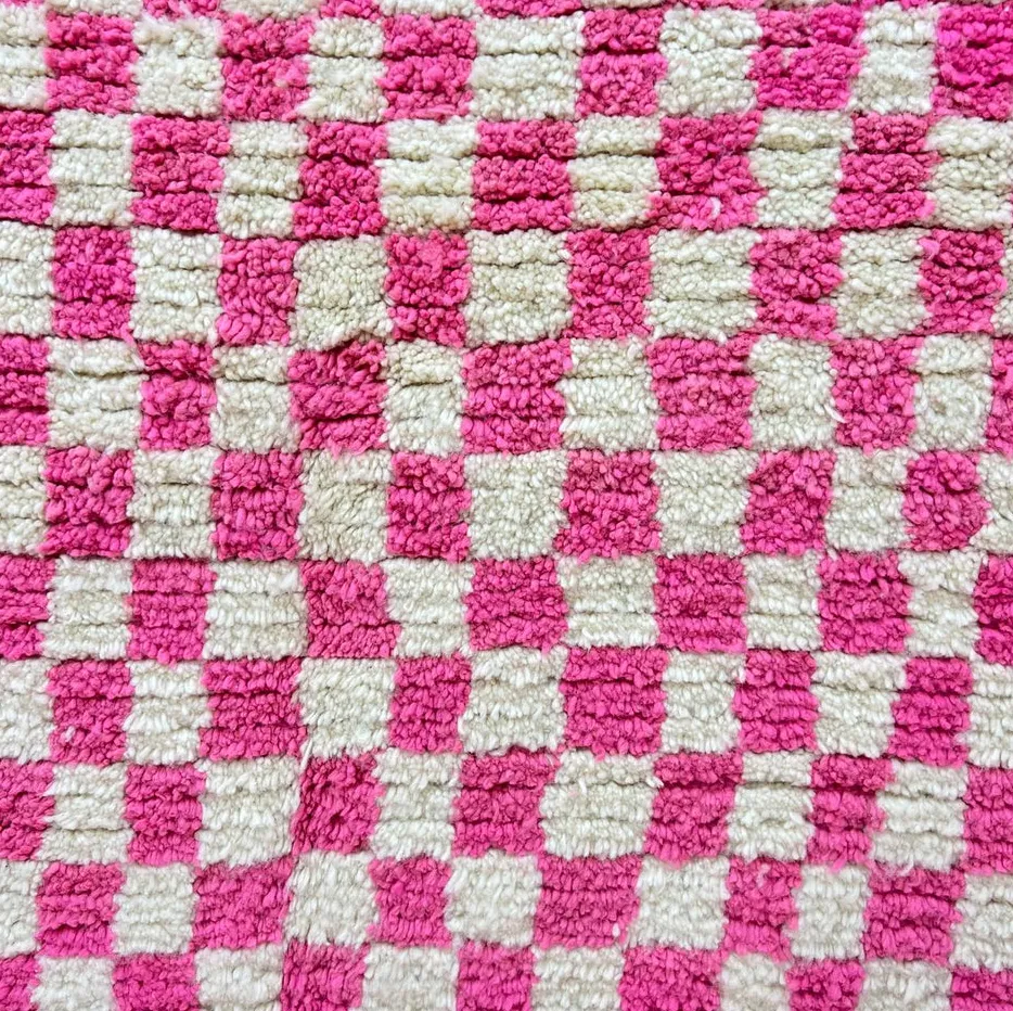 Tapis de couloir berbère Agadir rose à damier, vue 4 sur 4