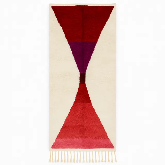 Tapis de couloir berbère Aglou rouge et rose aux motifs géométriques — tapis berbères contemporains