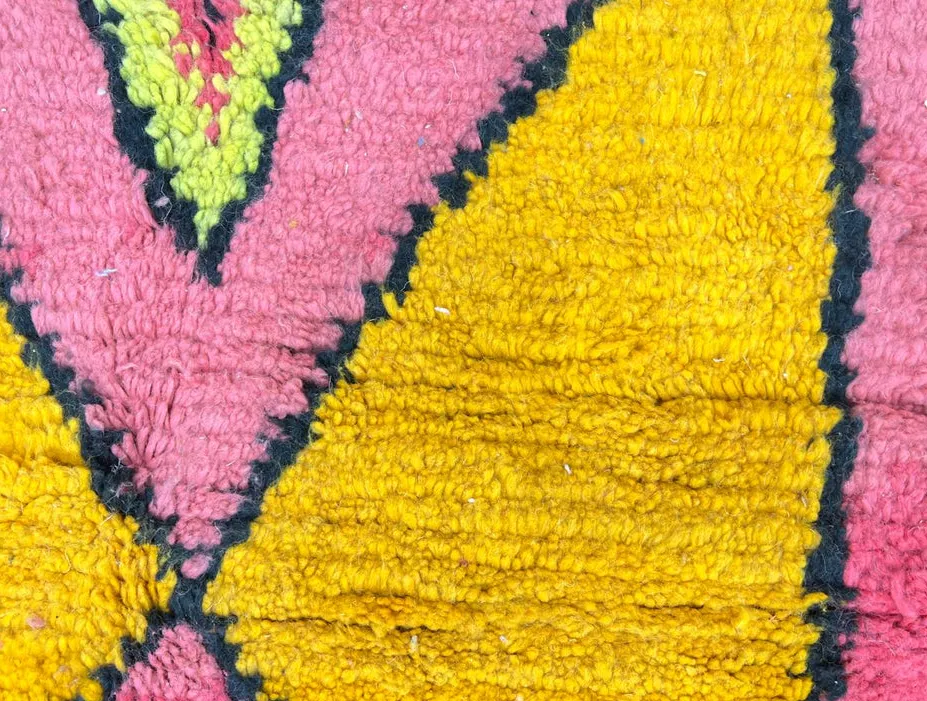 Tapis de couloir berbère Ahansal rose et multicolore, vue 4 sur 4