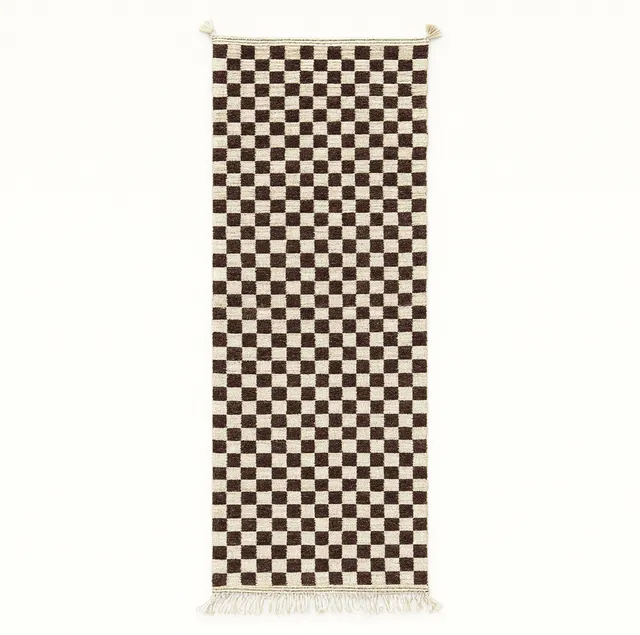 Tapis de couloir berbère Amayas marron et blanc à damier — tapis berbères contemporains