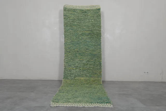 Tapis de couloir berbère Amoud vert — tapis berbères contemporains