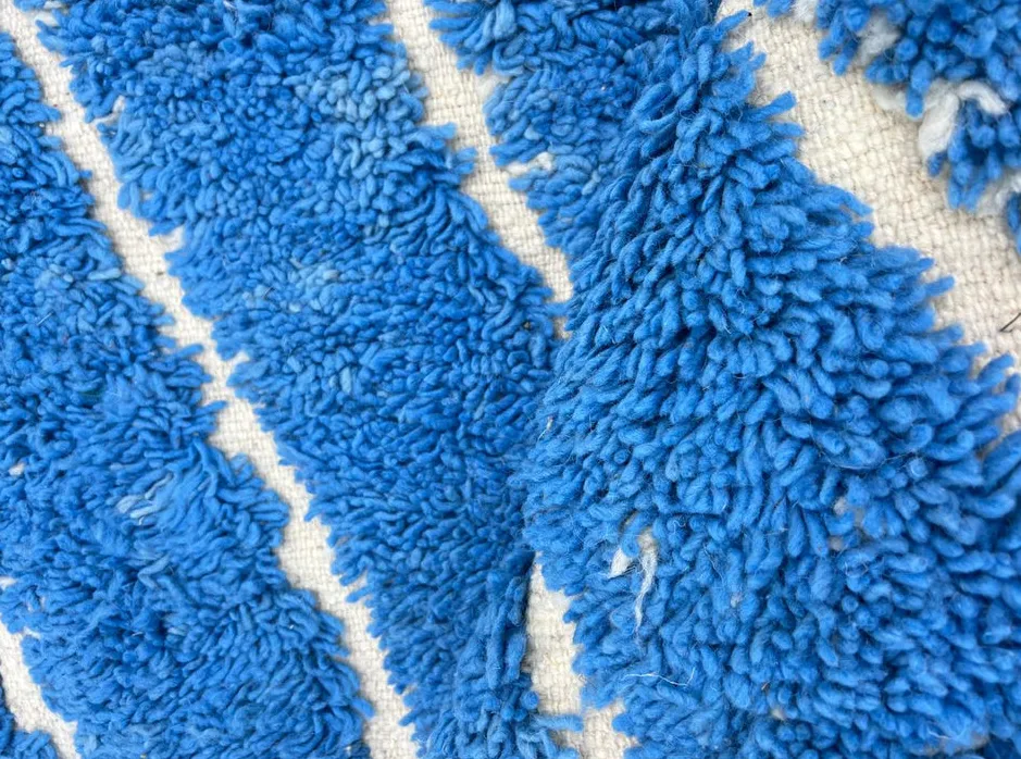 Tapis de couloir berbère Aoulouz bleu, vue 4 sur 4