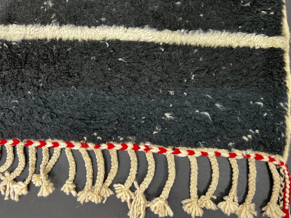 Tapis de couloir berbère Azemmour bleu et jaune au dessin abstrait, vue 3 sur 4