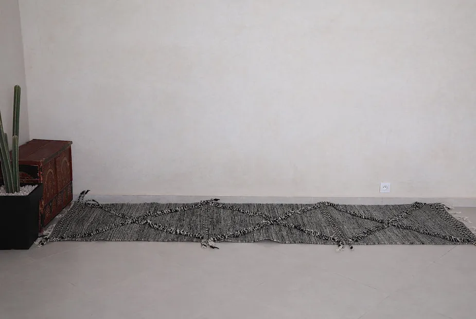 Tapis de couloir berbère Azul noir et crème à losanges, vue 3 sur 7