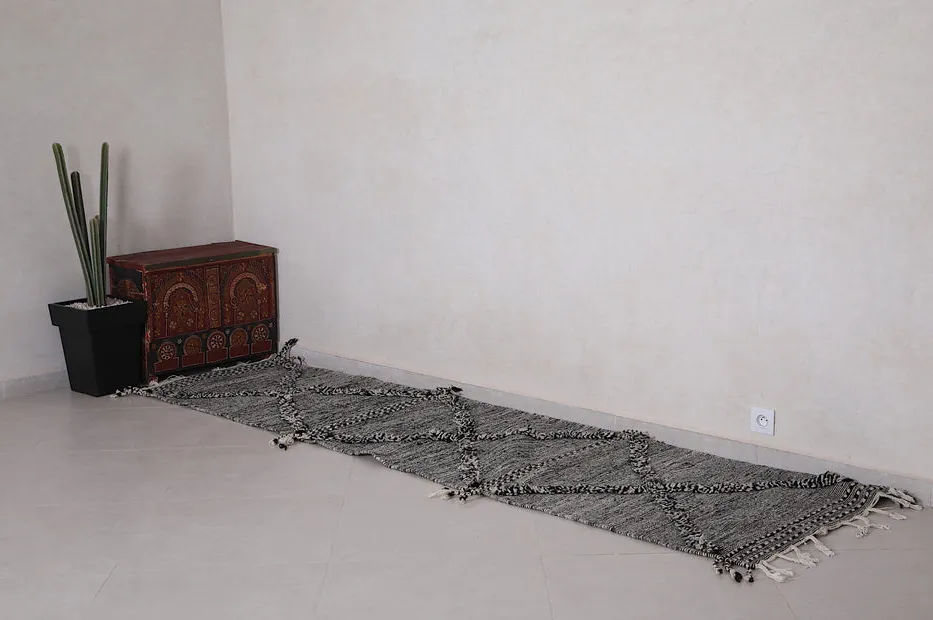 Tapis de couloir berbère Azul noir et crème à losanges, vue 4 sur 7
