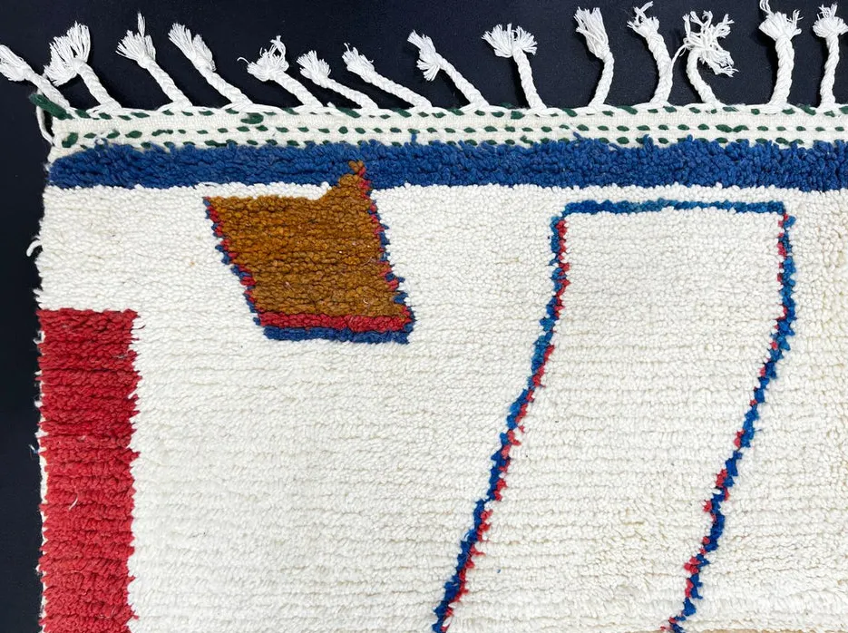 Tapis de couloir berbère Bouarfa au dessin abstrait, vue 3 sur 4