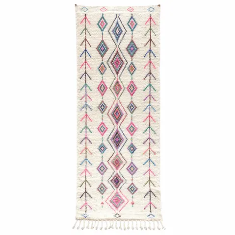 Tapis de couloir berbère Boulemane blanc aux motifs berbères — tapis berbères contemporains