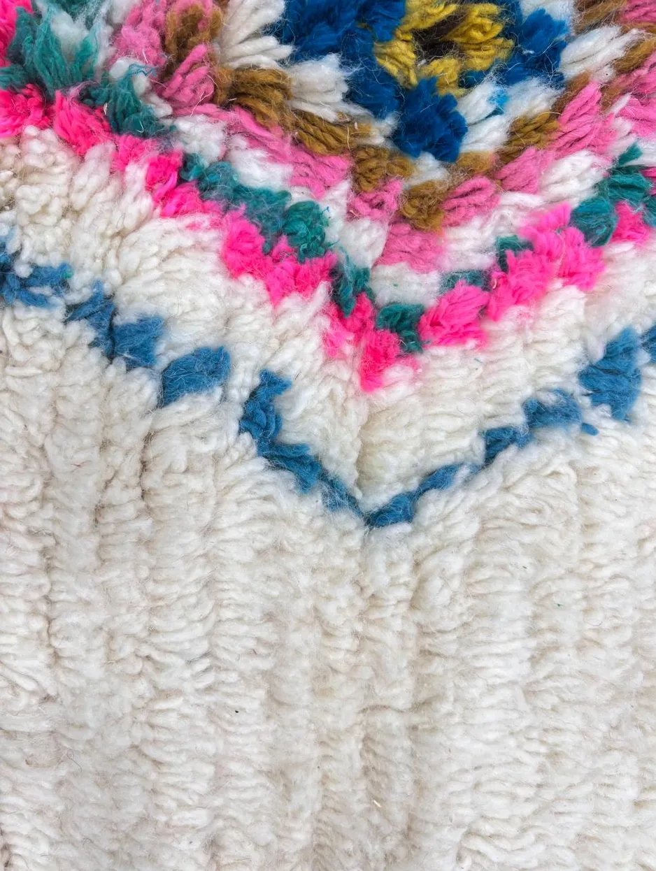 Tapis de couloir berbère Boulemane blanc aux motifs berbères, vue 4 sur 4