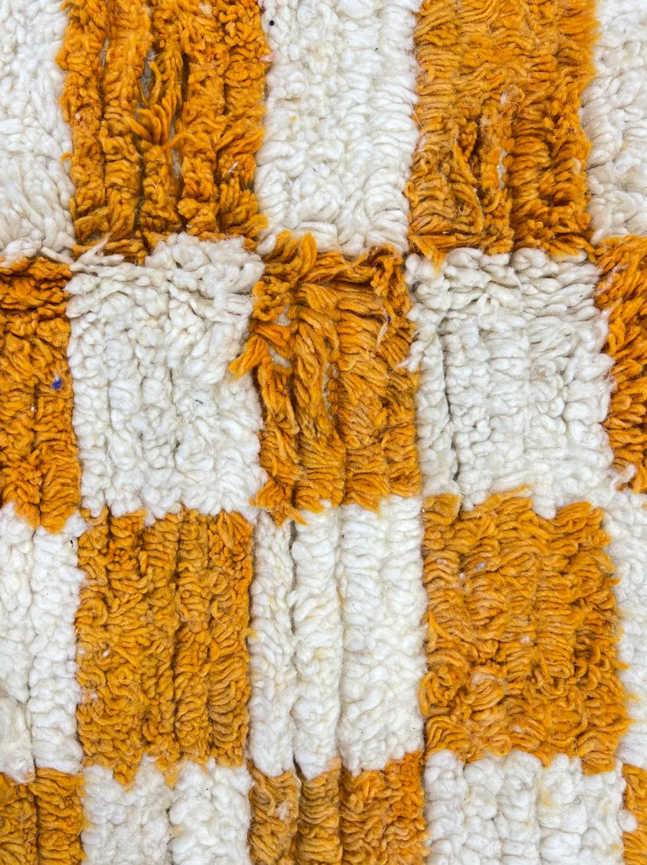 Tapis de couloir berbère Bounaceur moutarde à damier, vue 4 sur 4