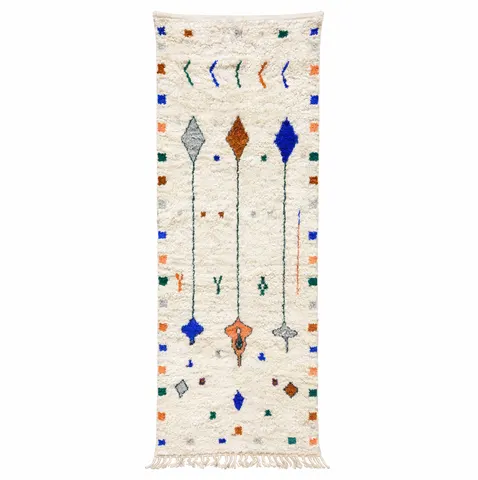 Tapis de couloir berbère Bzou blanc et multicolore aux motifs berbères — tapis berbères contemporains