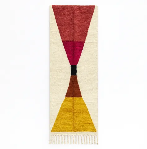 Tapis de couloir berbère Chefchaouen rouge et rose aux motifs géométriques — tapis berbères contemporains