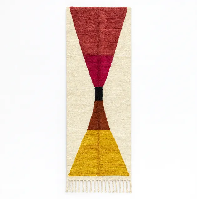 Tapis de couloir berbère Chefchaouen rouge et rose aux motifs géométriques — tapis berbères contemporains