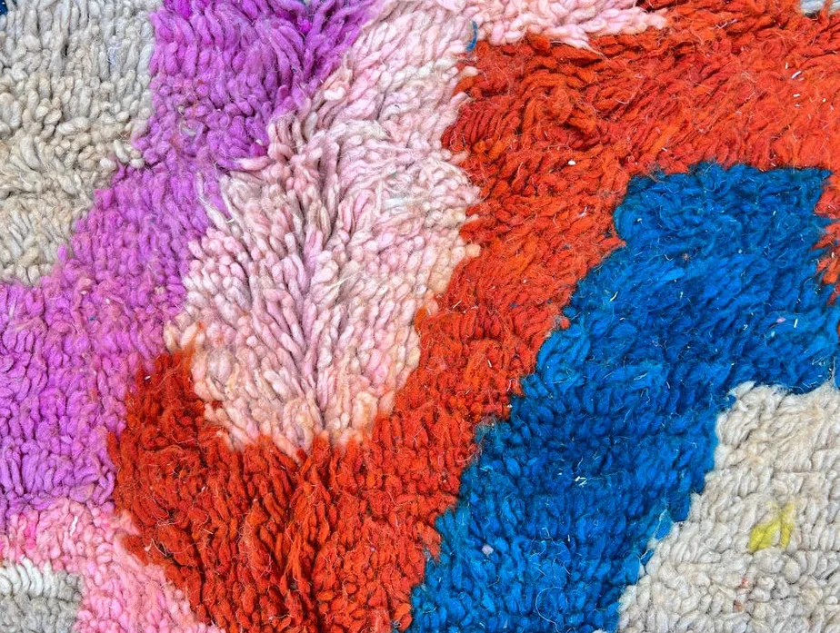 Tapis de couloir berbère Imilchil au dessin abstrait, vue 4 sur 4