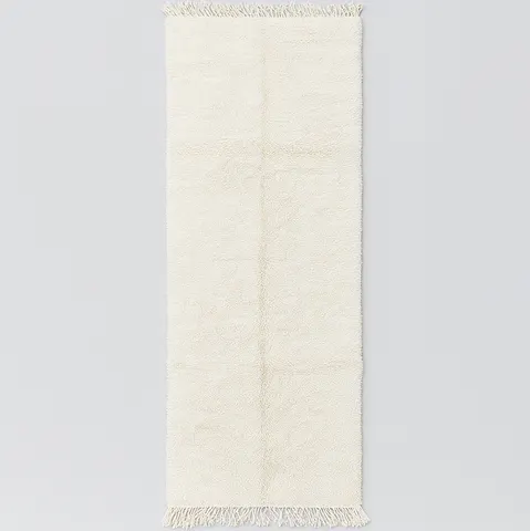 Tapis de couloir berbère Ineghmar blanc uni — tapis berbères contemporains
