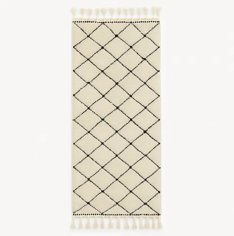 Tapis de couloir berbère Isli noir et blanc à losanges — tapis berbères contemporains