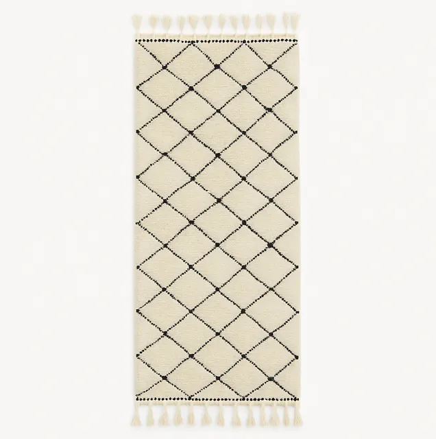 Tapis de couloir berbère Isli noir et blanc à losanges — tapis berbères contemporains
