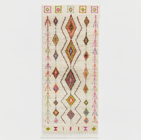 Tapis de couloir berbère Kella blanc et multicolore à losanges — tapis berbères contemporains