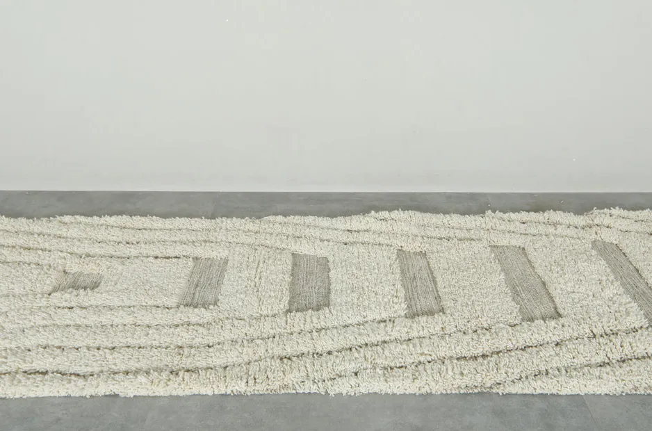 Tapis de couloir berbère Lakhdar crème et gris, vue 5 sur 7
