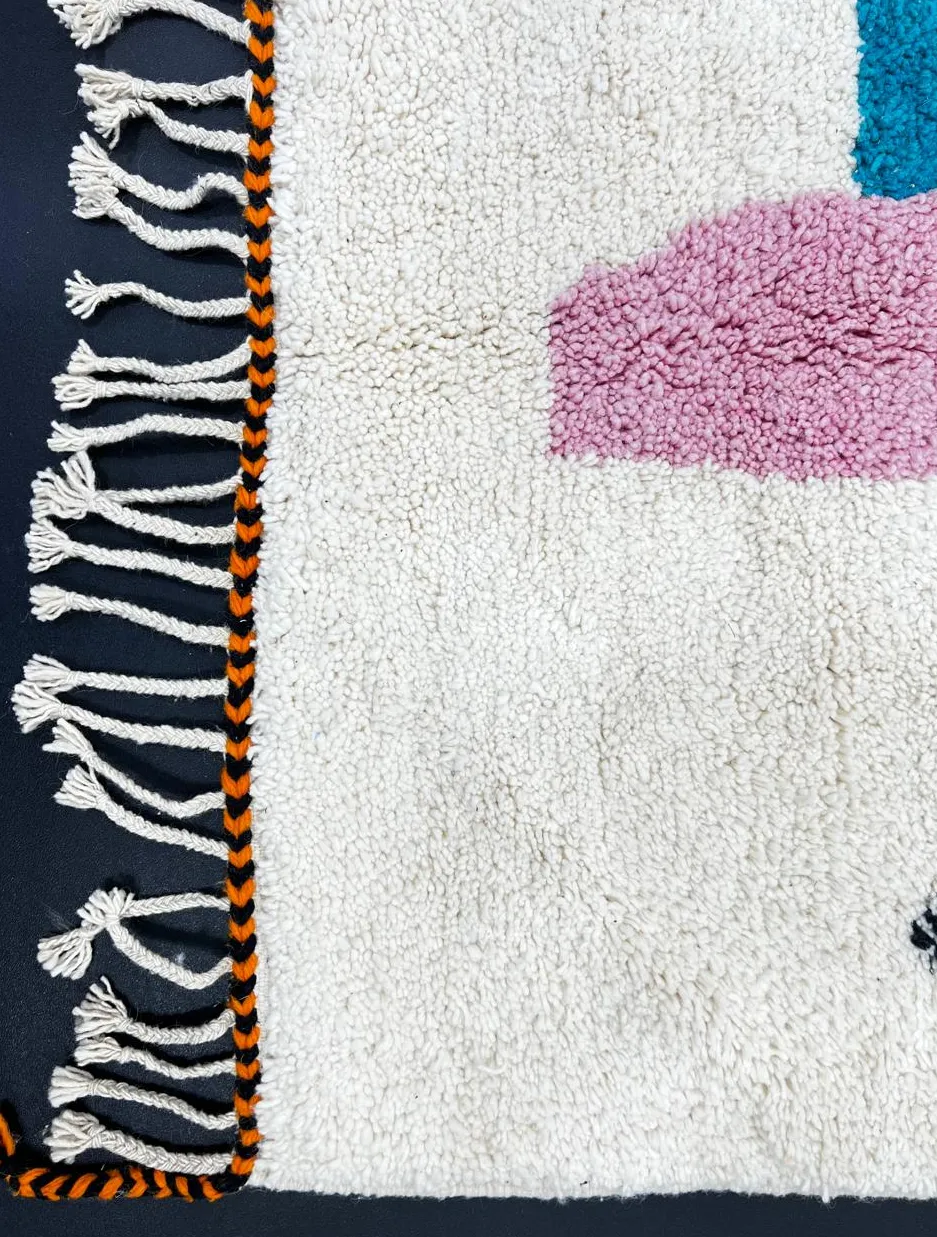 Tapis de couloir berbère Larache orange et rose au dessin abstrait, vue 3 sur 4