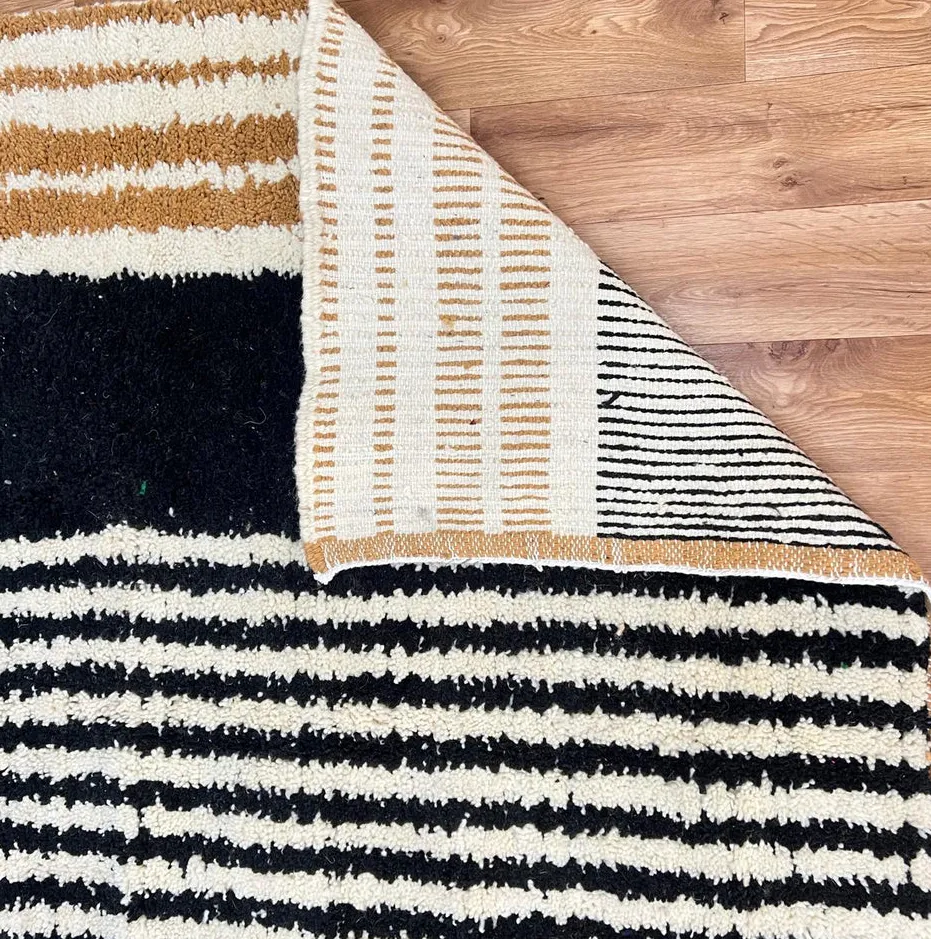 Tapis de couloir berbère Loukkos aux motifs géométriques, vue 3 sur 4