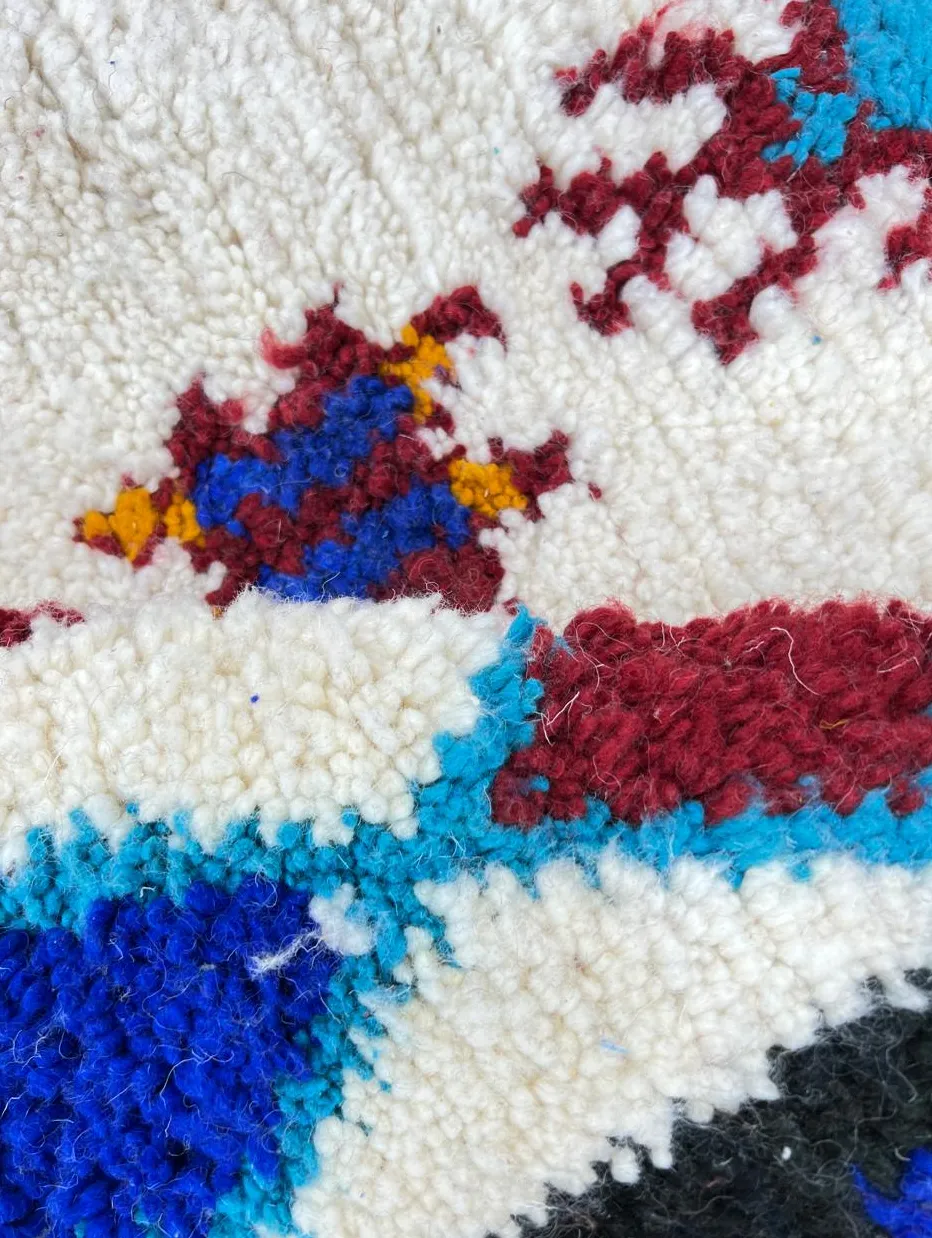 Tapis de couloir berbère Melloul blanc aux motifs berbères, vue 3 sur 4