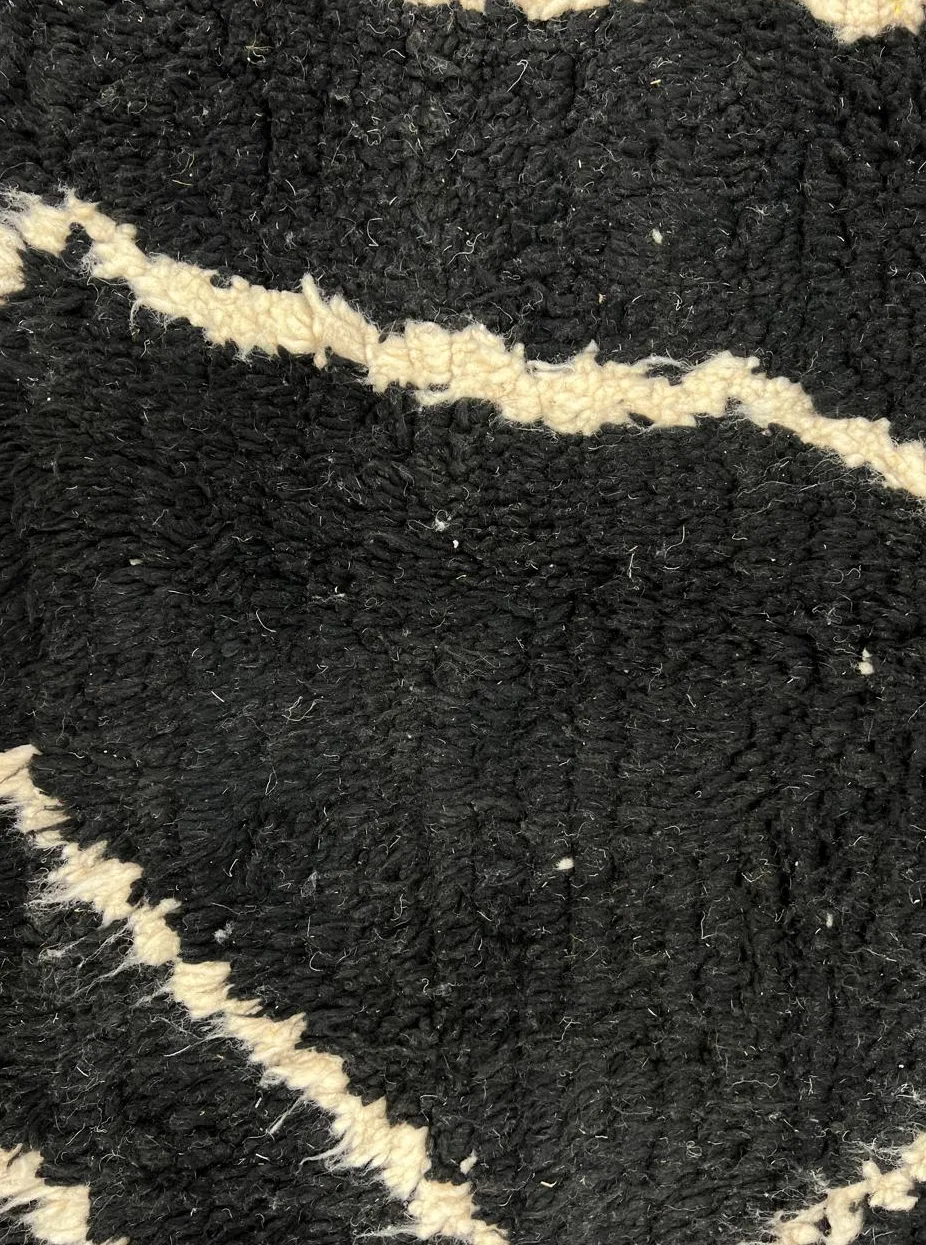 Tapis de couloir berbère Midelt noir et blanc, vue 3 sur 3