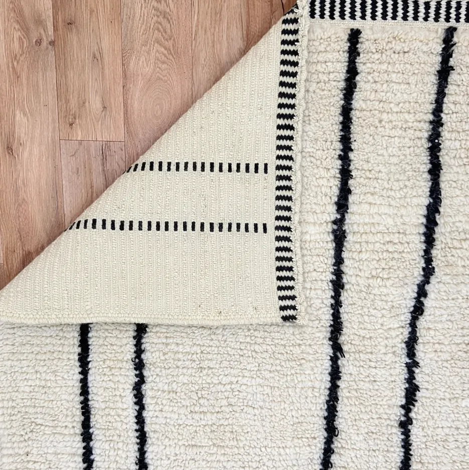 Tapis de couloir berbère Moulouya noir et blanc à lignes, vue 4 sur 4