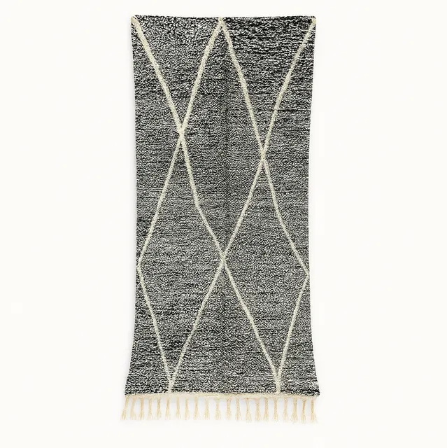 Tapis de couloir berbère Nkob blanc à losanges — tapis berbères contemporains