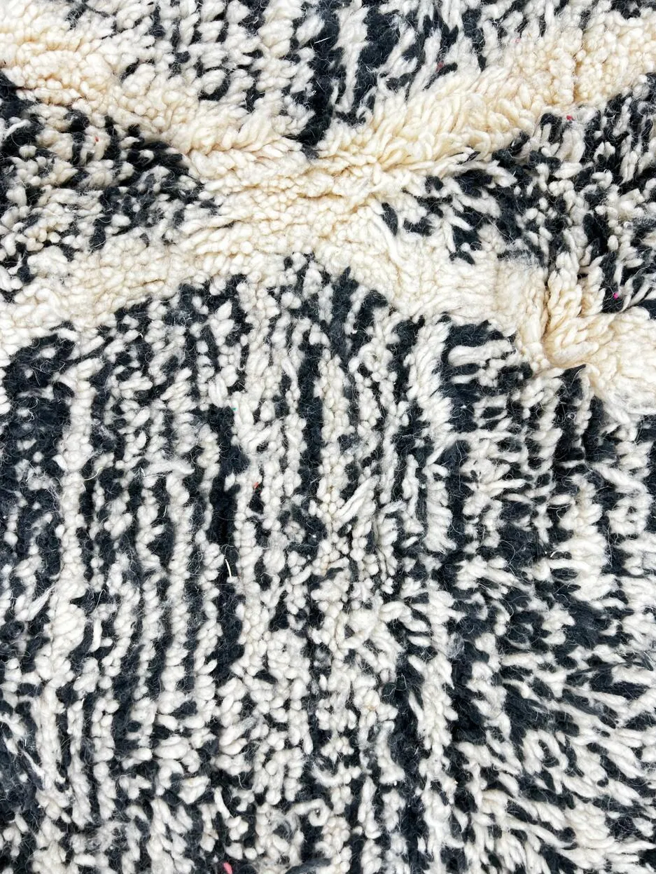 Tapis de couloir berbère Nkob blanc à losanges, vue 4 sur 4