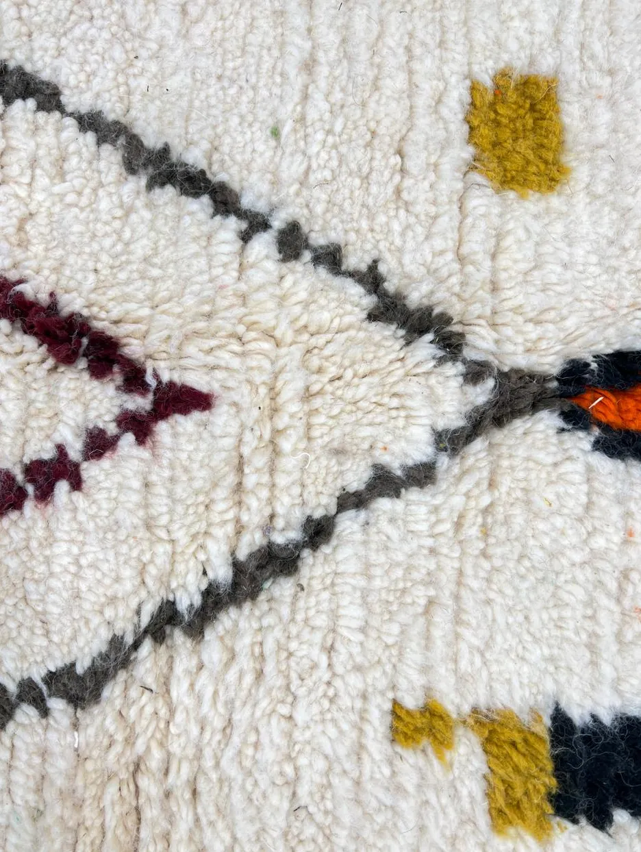 Tapis de couloir berbère Oukaïm multicolore aux motifs géométriques, vue 4 sur 4