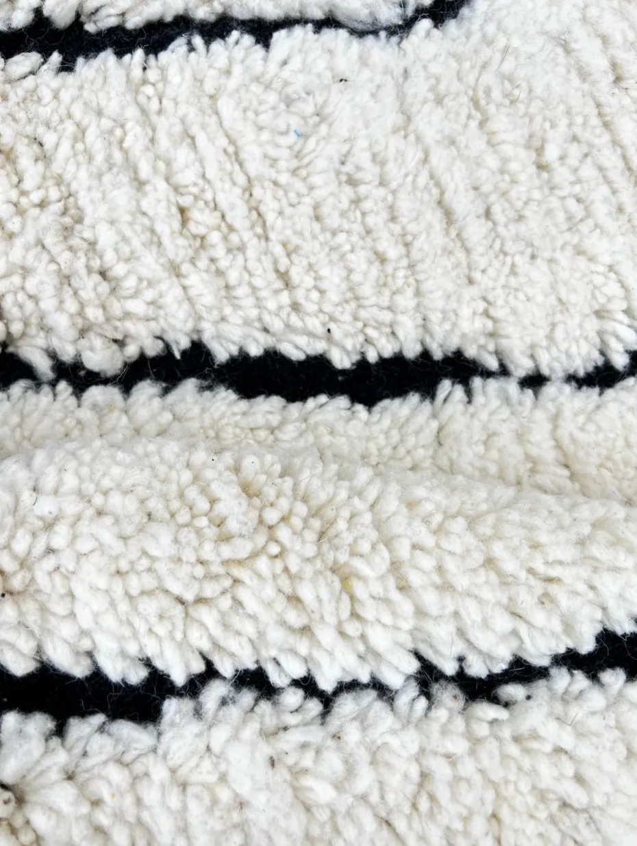 Tapis de couloir berbère Siman noir et blanc à losanges, vue 4 sur 4