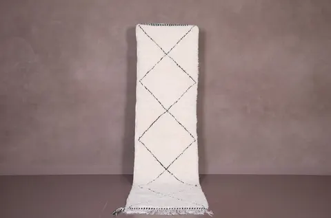 Tapis de couloir berbère Taddart crème et noir à losanges — tapis berbères contemporains