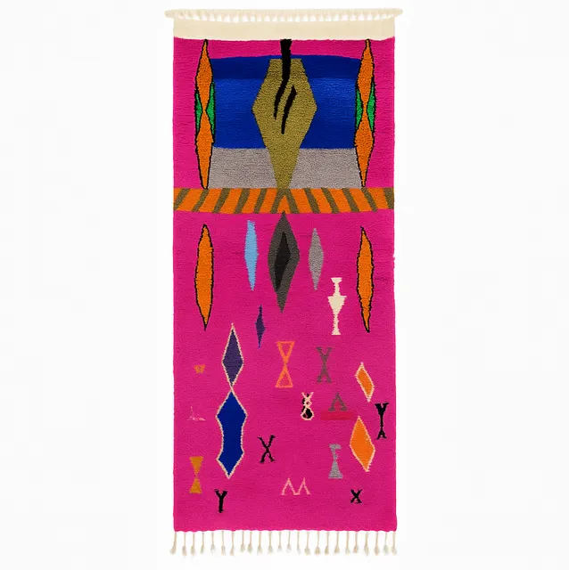 Tapis de couloir berbère Tadla rose aux motifs berbères — tapis berbères contemporains
