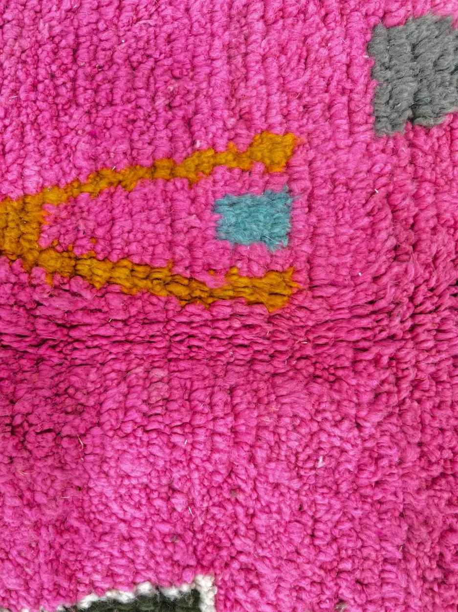Tapis de couloir berbère Tadla rose aux motifs berbères, vue 4 sur 4